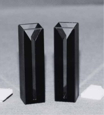 9QS10. Kuweta kwarcowa obj. 0,7 ml, czerniona, półmikro z przykrywką teflonową 10mm 