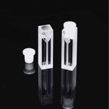 28FQS10. Kuweta kwarcowa do fluorymetru z korkiem teflonowym 10mm, obj. 1,4 ml 