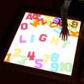 MASTERKIDZ Rama Sensoryczna - Panel LED + Przezroczysta Taca Do Malowania