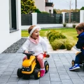 FALK Traktorek Jeździk JCB Pomarańczowy Z Przyczepką Łopatka Grabki